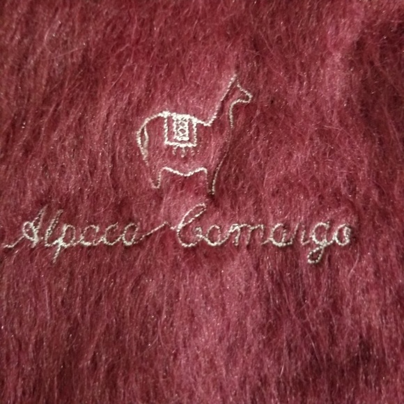 Alphca Camargo burgundy scarf from Peru - Picture 2 of 4